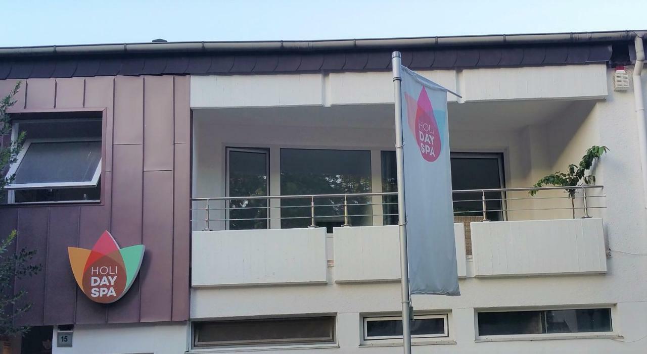 Holi Day 1 Apartment
